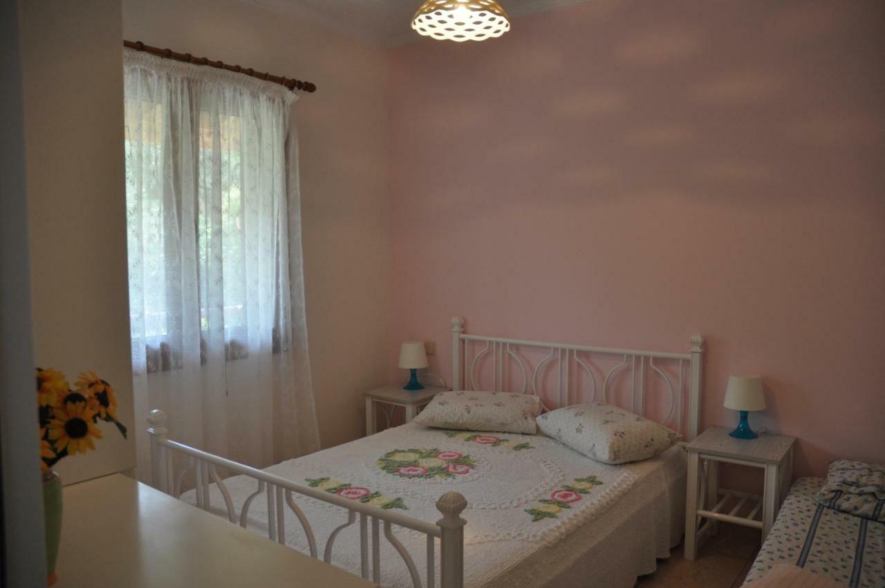 Areti's Apartment Agios Georgios Pagon Exterior foto